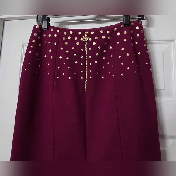 ANTONIO MELANI Magenta Burgundy Pencil Skirt with Gold Studs Size 4 - Picture 6 of 10